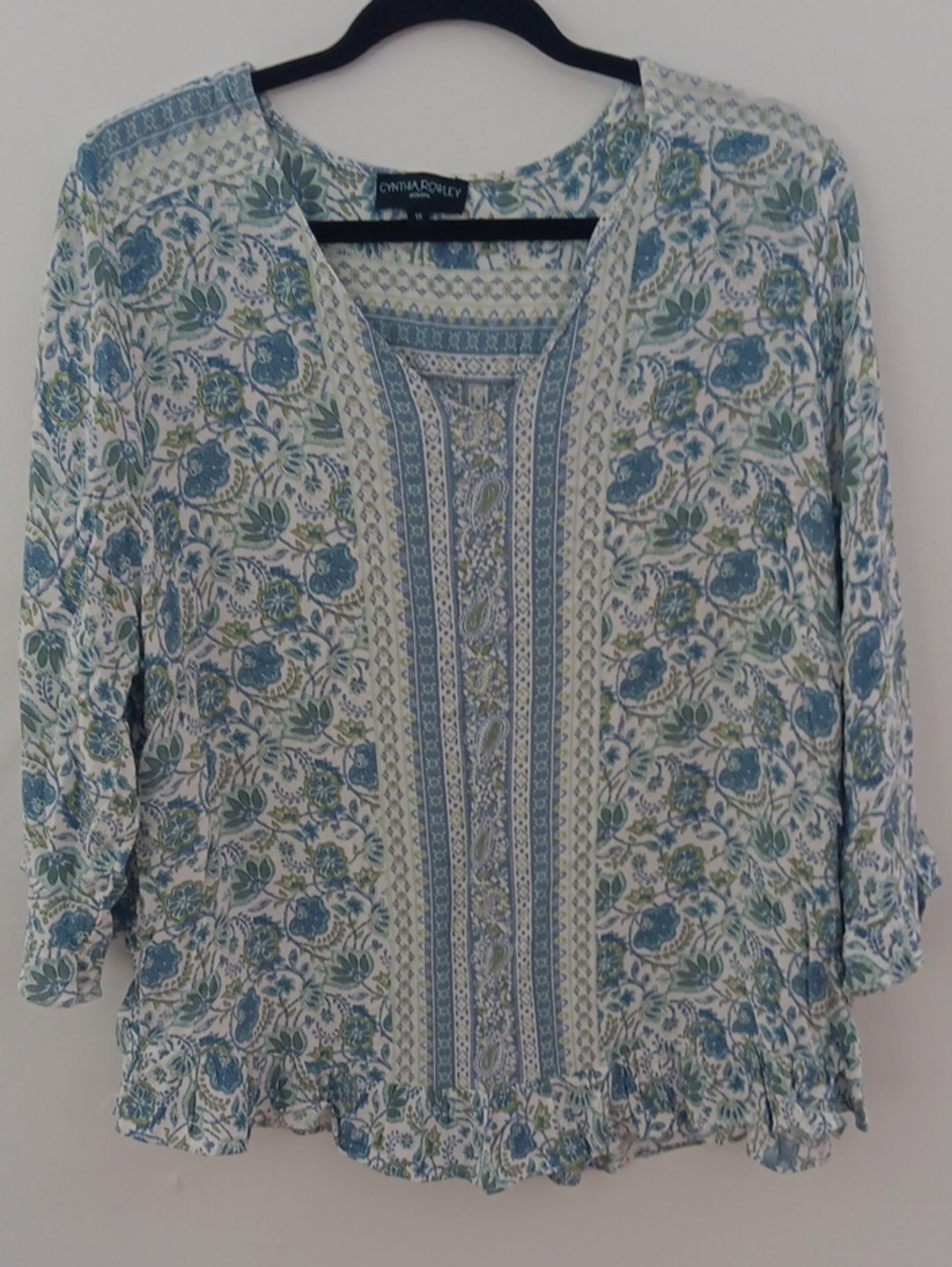 Cynthia Rowley Blue and Cream Floral V-Neck Ruffle Hem Top #3886